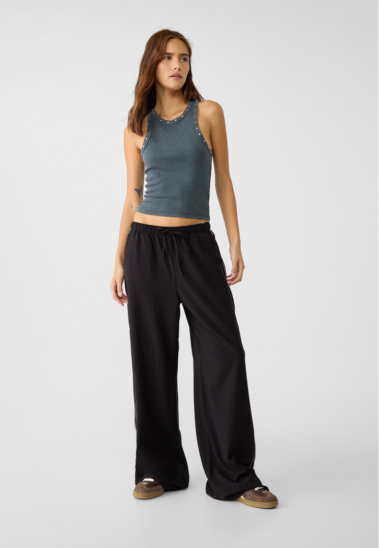 Stradivarius Pantaloni Lungi Vaporoși Cu Dungă Laterală Negru L