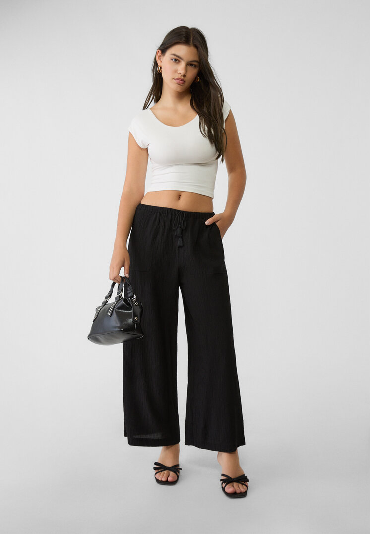 Stradivarius Pantaloni Culottes Fluizi Negru M