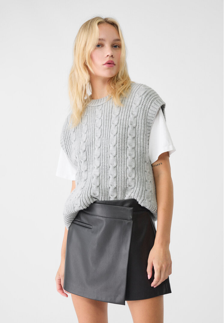 Stradivarius Fustă-Pantalon Petrecută Din Imitație De Piele Negru M