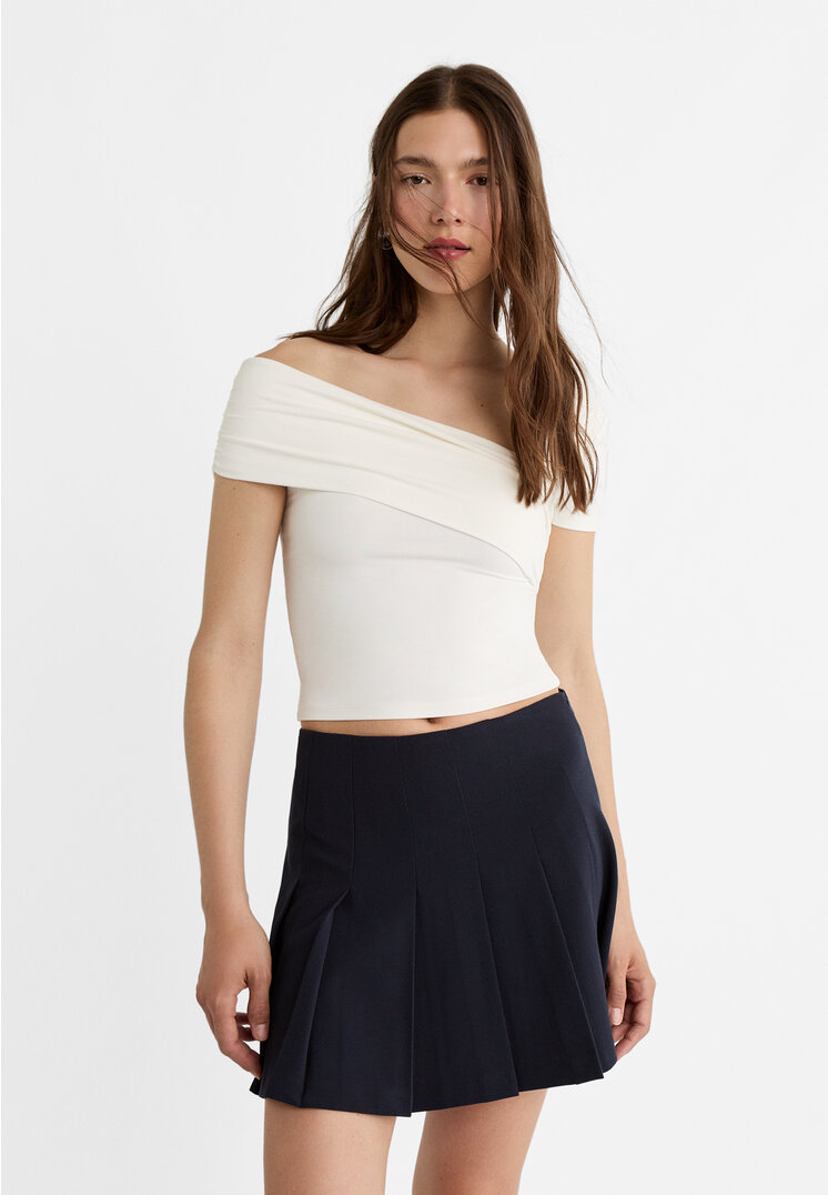 Stradivarius Minirock mit Kellerfalten Marineblau M