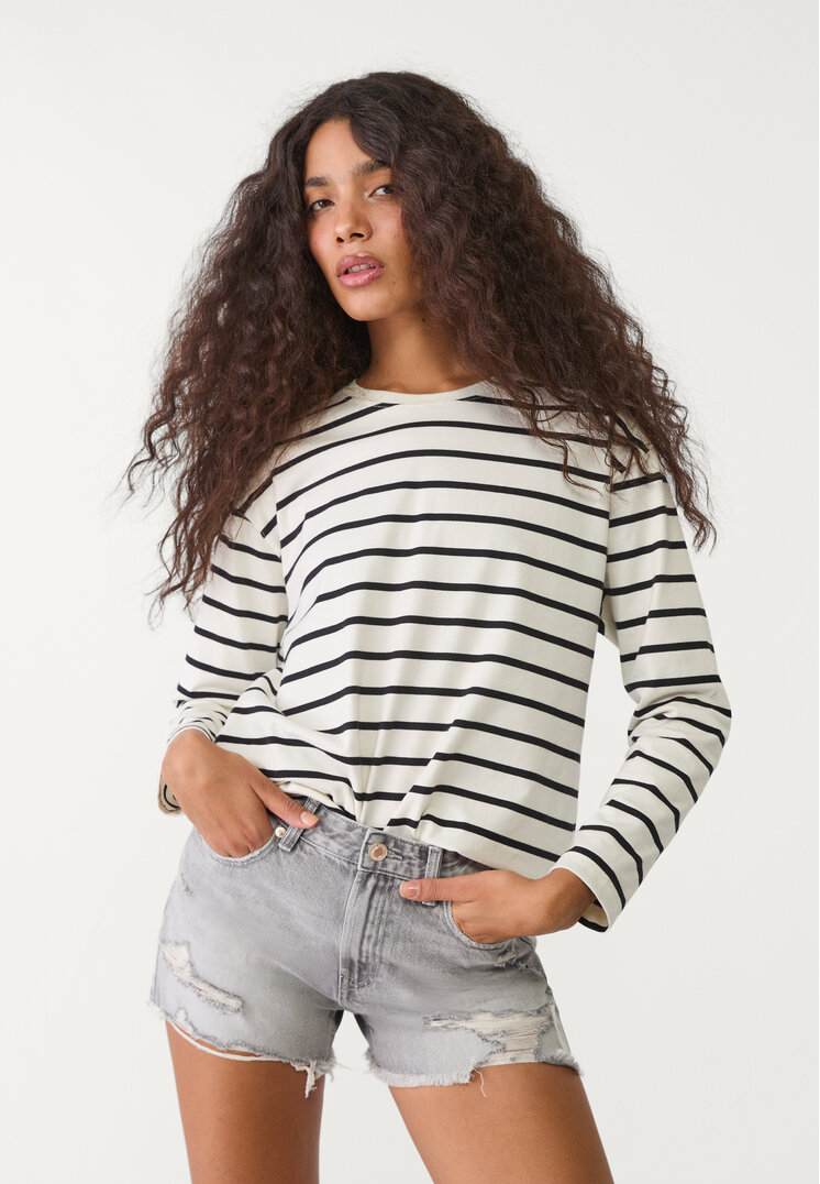 Stradivarius D75 Pantaloni Scurți Din Denim Cu Rupturi Denim Negru 36