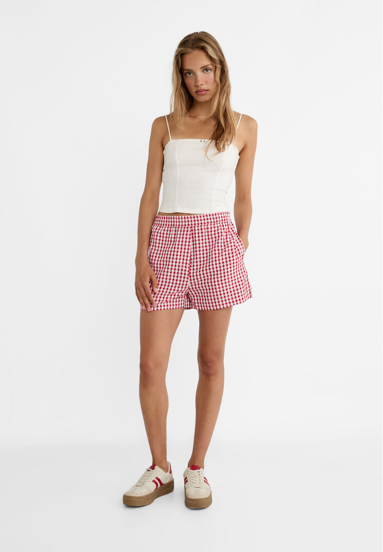 Stradivarius Gingham boxer shorts with an elastic waistband  Red L