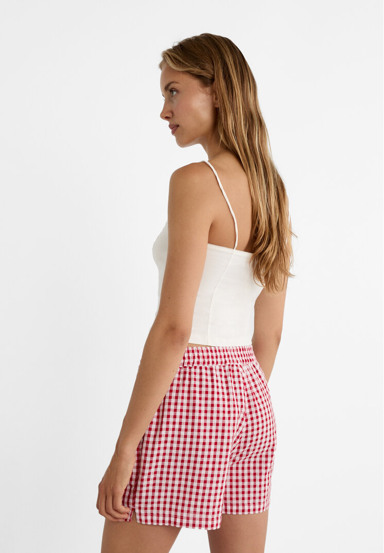 Stradivarius Gingham boxer shorts with an elastic waistband  Red L