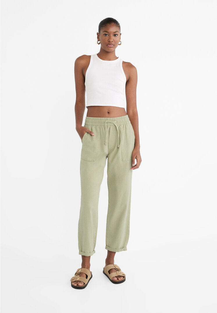 

Stradivarius Fließende Twillhose Grün S