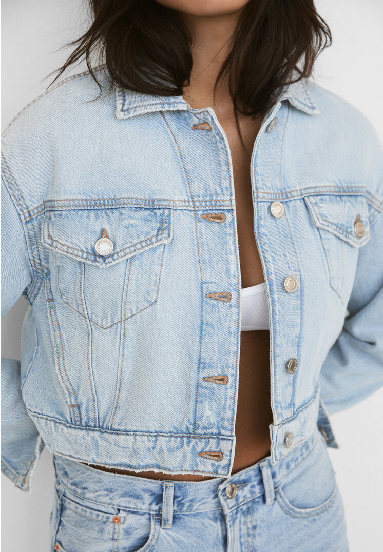 

Stradivarius Jeansjacke mit kastenförmigem Sitz Jeansblau S