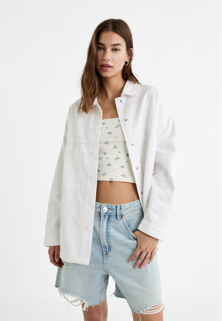 

Stradivarius Hemdjacke aus Twill mit Fronttaschen Weiß XL