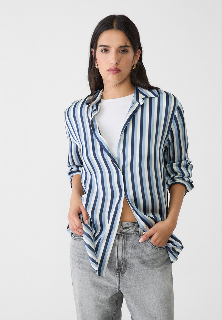 

Stradivarius Satinbluse mit Reverskragen Blau XS