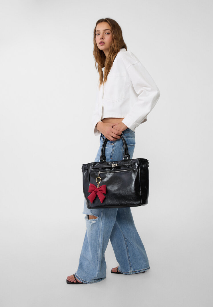 Stradivarius Puffy bow key ring  Burgundy OS