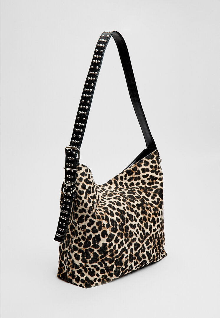 Stradivarius Leopard print bucket bag Beige OS