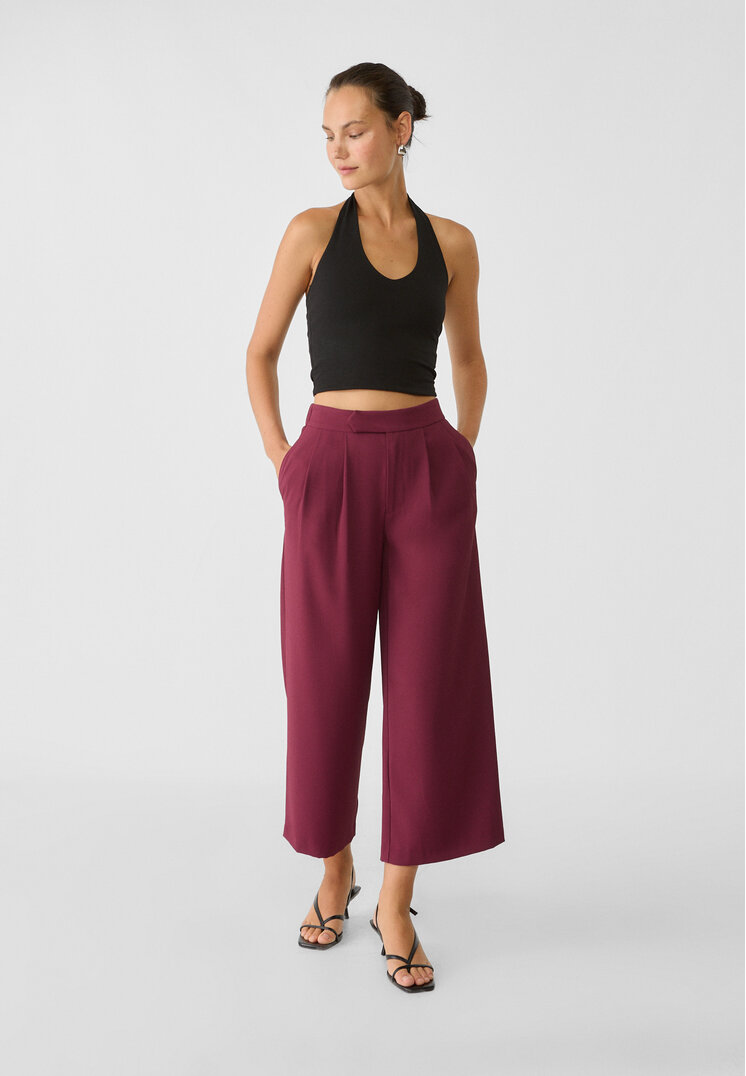 

Stradivarius Culotte-Stoffhose mit Zierfalten Granatrot 44