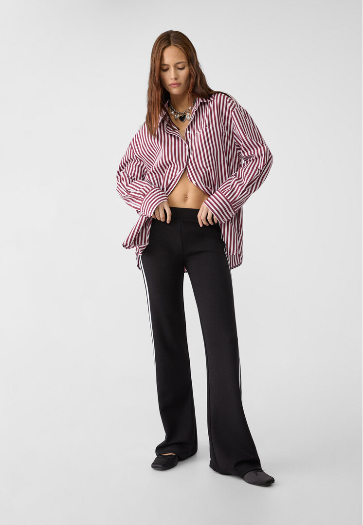 Stradivarius Pantaloni Evazați Cu Dungă Laterală Negru Xl