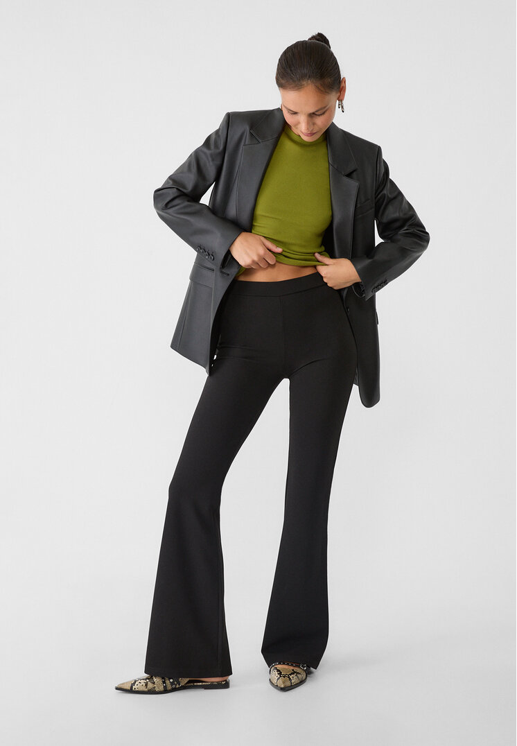 Stradivarius Pantaloni Evazați Din Tricot Uni Negru L
