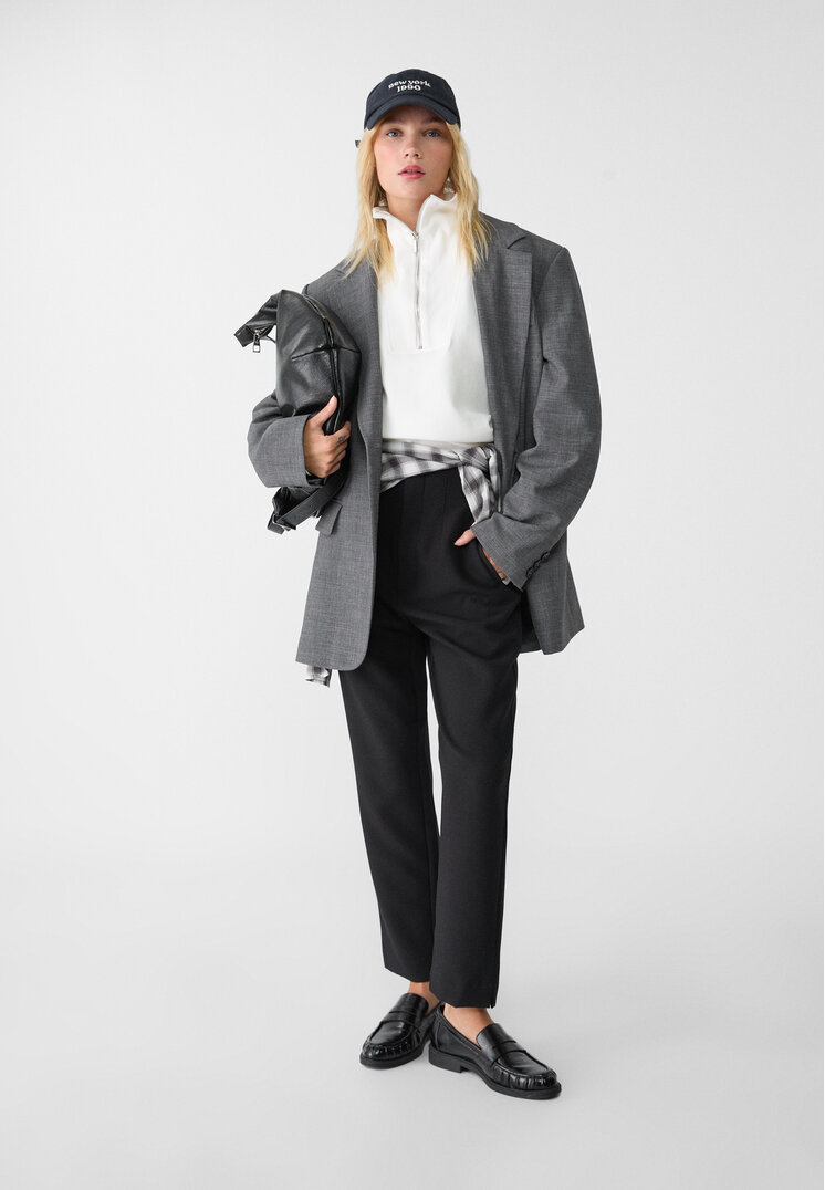 Stradivarius Pantaloni Eleganți Cu Pense Negru 42