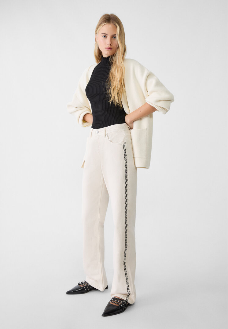 Stradivarius Blugi Straight Fit Cu Broderie Laterală Ecru 38