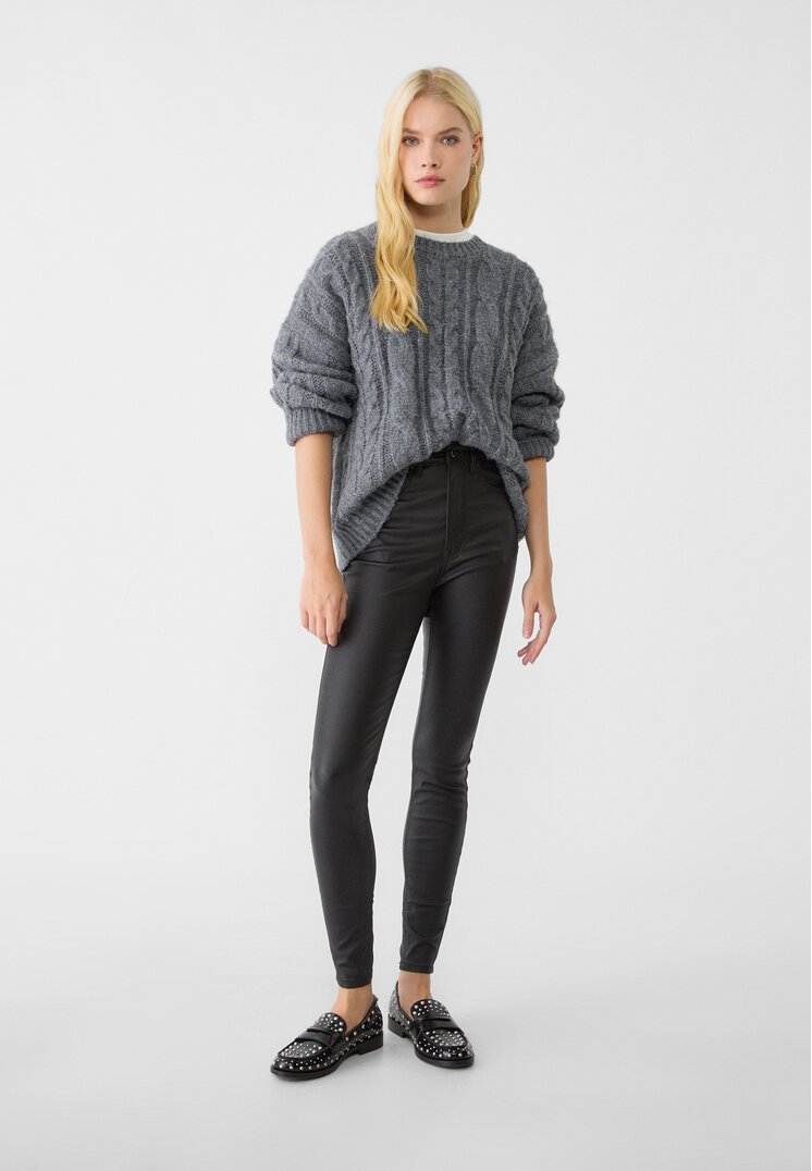 Stradivarius Pantaloni Push-Up Coating Negru 44