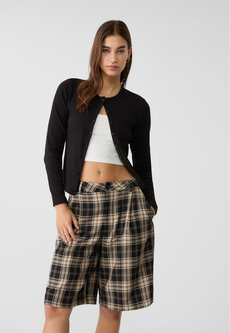Stradivarius Bermude În Carouri Negru 34