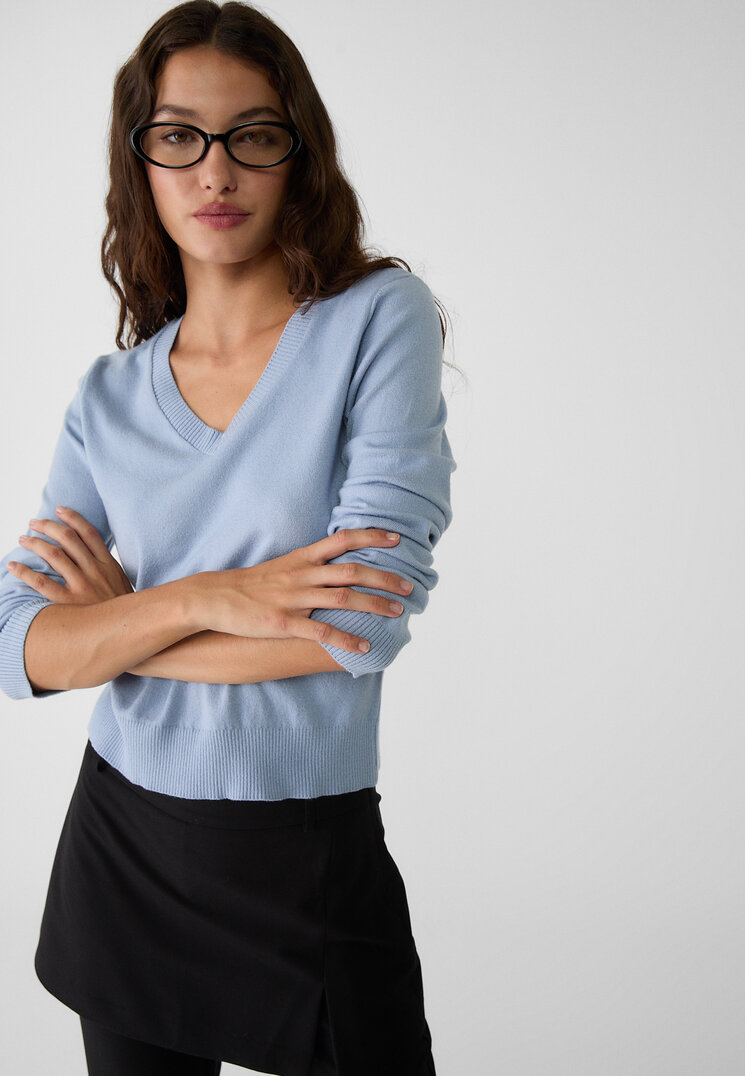

Stradivarius Basic-Strick-Pullover mit V-Ausschnitt Himmelblau M