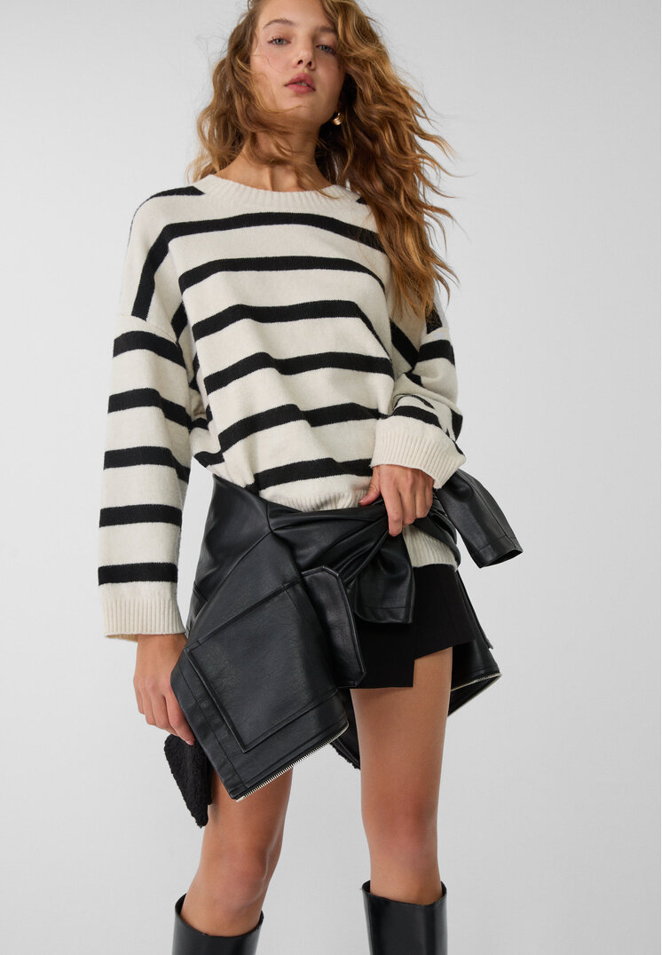 Stradivarius Pulover Din Tricot Soft Negru S