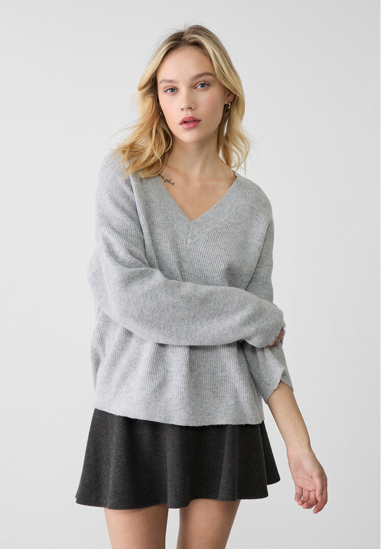 Stradivarius Pulover Flaușat Cu Guler În V Gris Amestec Xl