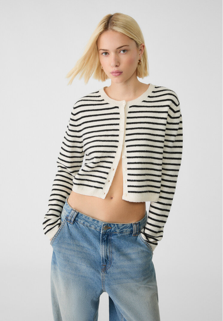 

Stradivarius Weiche Strickjacke mit Knöpfen Vanille XS