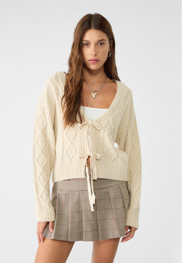 Stradivarius Jachetă Din Tricot Cu Torsade Și Funde Piatră S