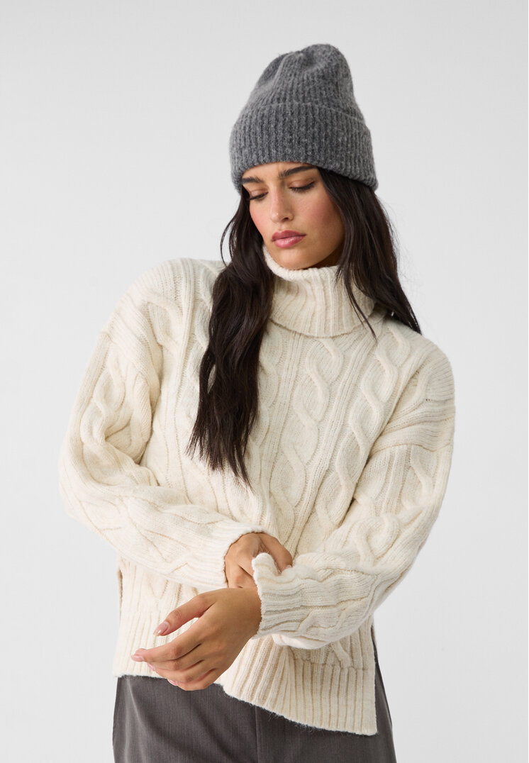 Stradivarius Pulover Din Tricot Cu Guler Întors Și Torsade Piatră L