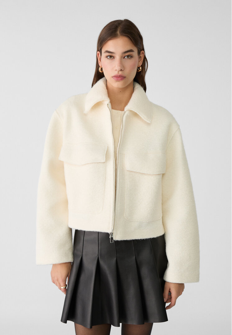 Stradivarius Geacă Scurtă Bouclé Cu Buzunare Ecru S