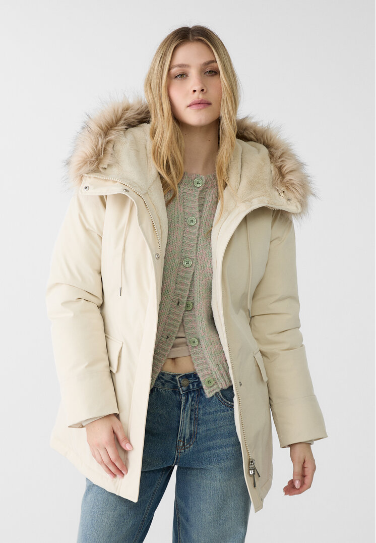 Stradivarius Parka Matlasată Cu Imitație De Blană La Glugă Ecru M