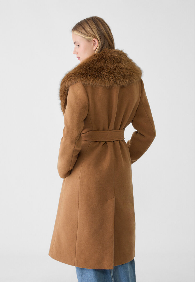 Stradivarius Cappotto con collo in pelliccia sintetica  Beige M