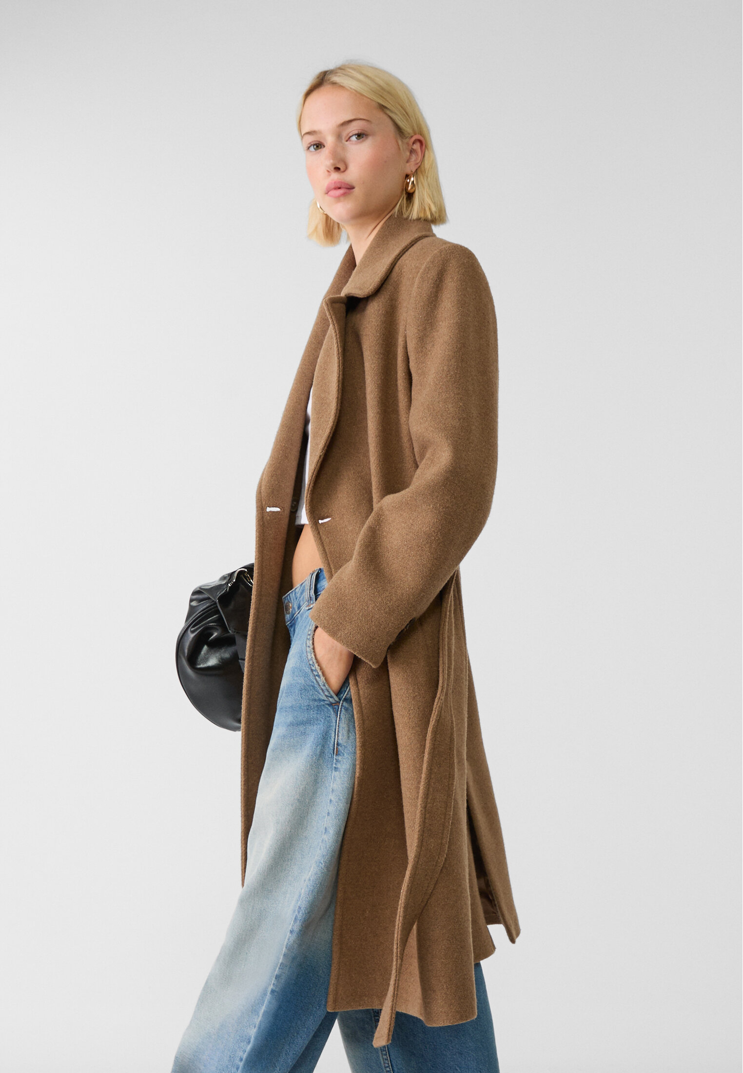 Stoffmantel mit Gürtel - Mode für Damen | Stradivarius Deutschland 