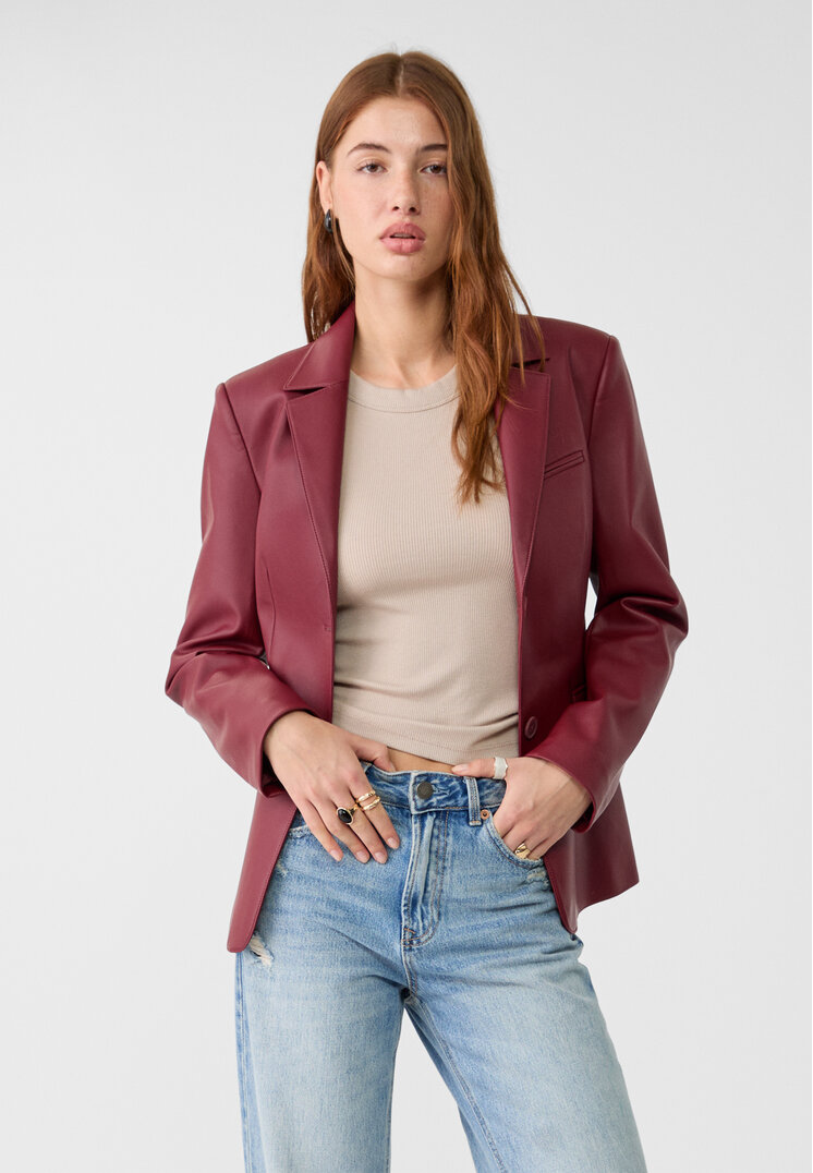 Stradivarius Figurbetonter Blazer aus Kunstleder Violett XL