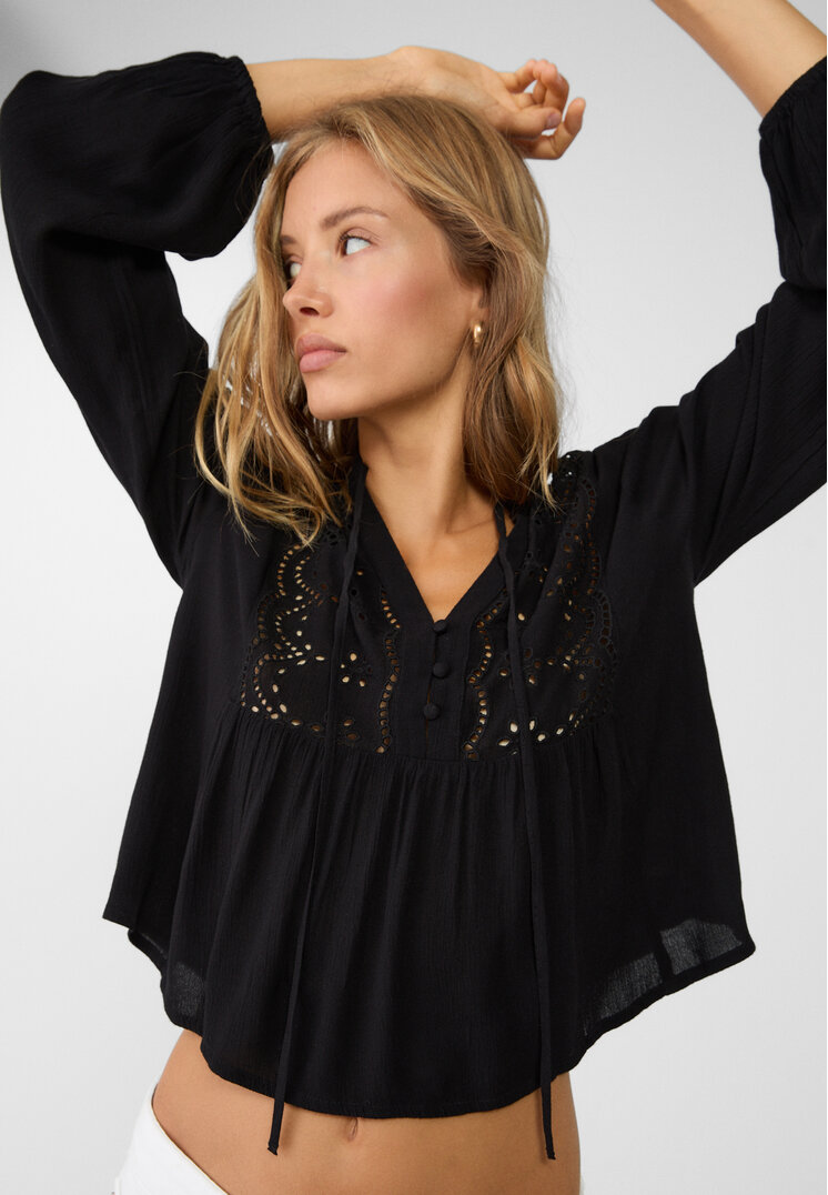 Stradivarius Bluză Vaporoasă Cu Broderie Negru M