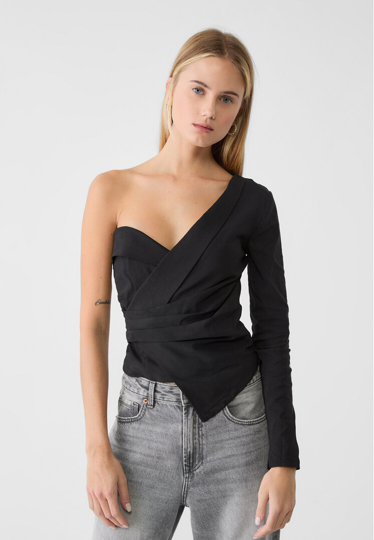 Stradivarius Top Asimetric Cu Umerii Goi Negru S
