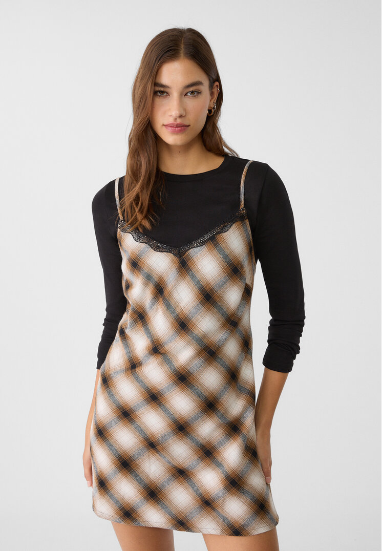 Stradivarius Rochie Scurtă În Carouri Cu Bretele Bej S