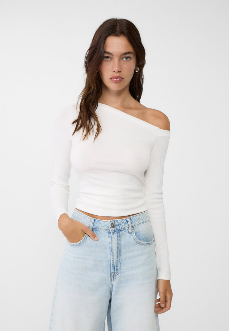 Stradivarius Tricou Cu Decolteu Asimetric Ecru M