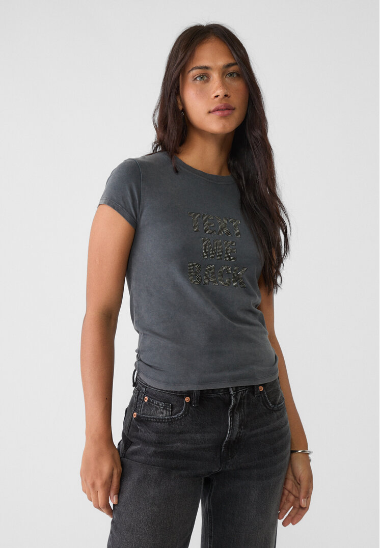 Stradivarius Tricou Cu Text, Detalii Strălucitoare Și Acid Wash Gri Închis M