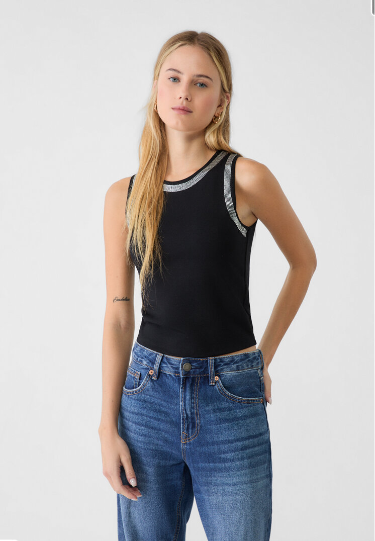 Stradivarius Tricou Cu Spate Decupat Și Detalii Strălucitoare Negru M