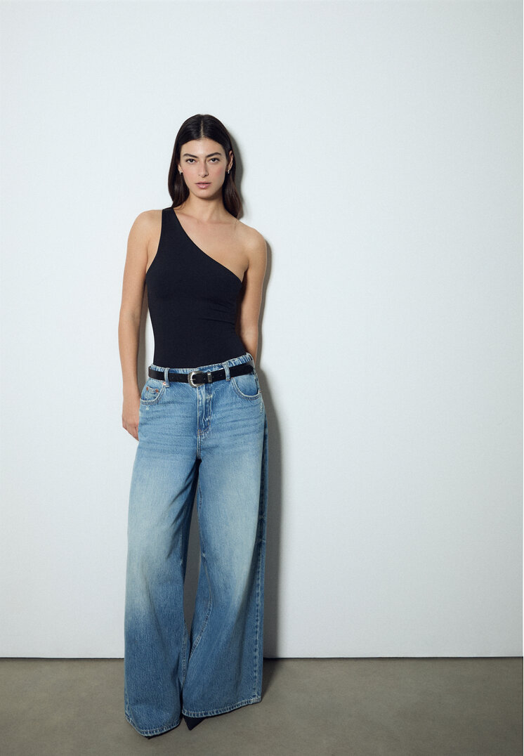 Stradivarius Body Asimetric Cu Bretele Încrucișate Pe Spate Negru S