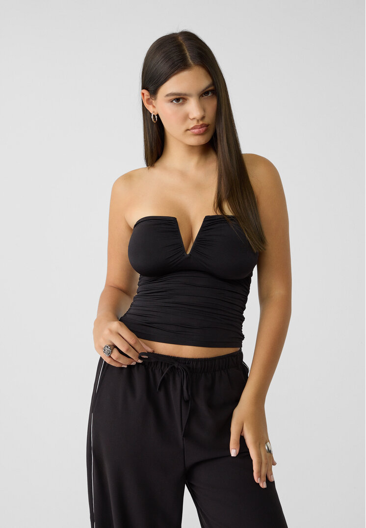 Stradivarius Top Cropped Drapat Cu Decolteu În V Negru M