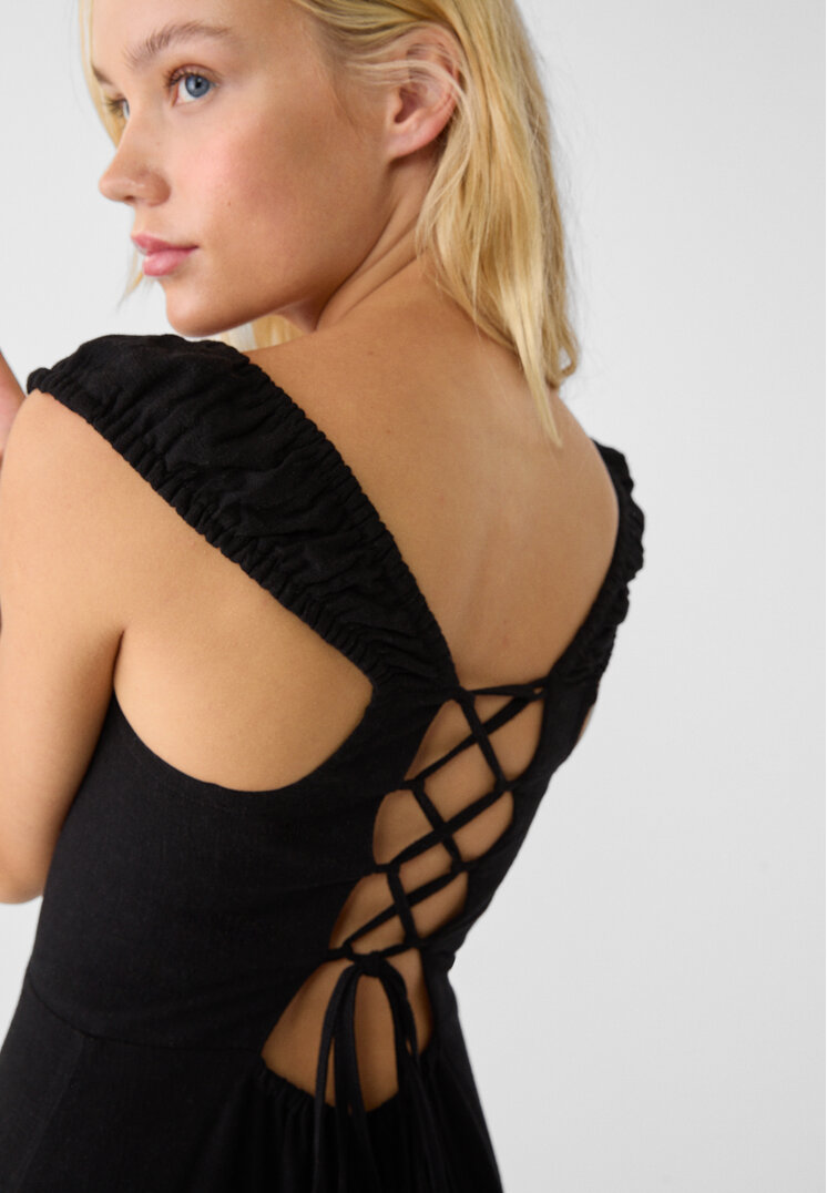 Stradivarius Vestito morbido midi incrociato sulla schiena in misto lino Nero XL