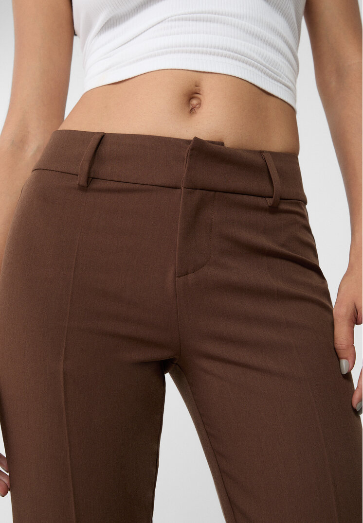 Stradivarius Pantaloni flare relax tailored fit  Marrone 44