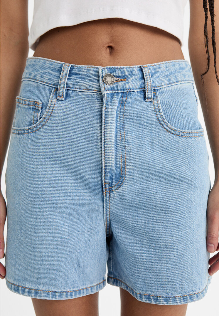Stradivarius Denim mom fit Bermuda shorts  Denim 14