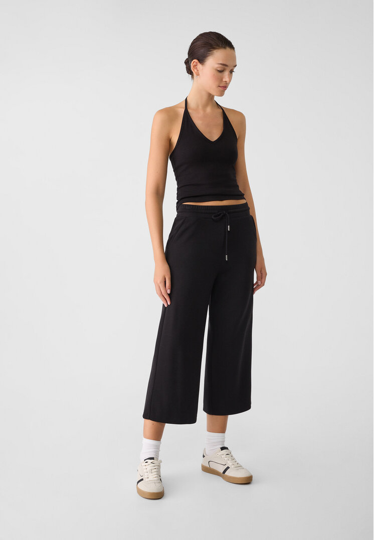Stradivarius Pantaloni Culottes Vaporoși Și Moi La Atingere Negru M