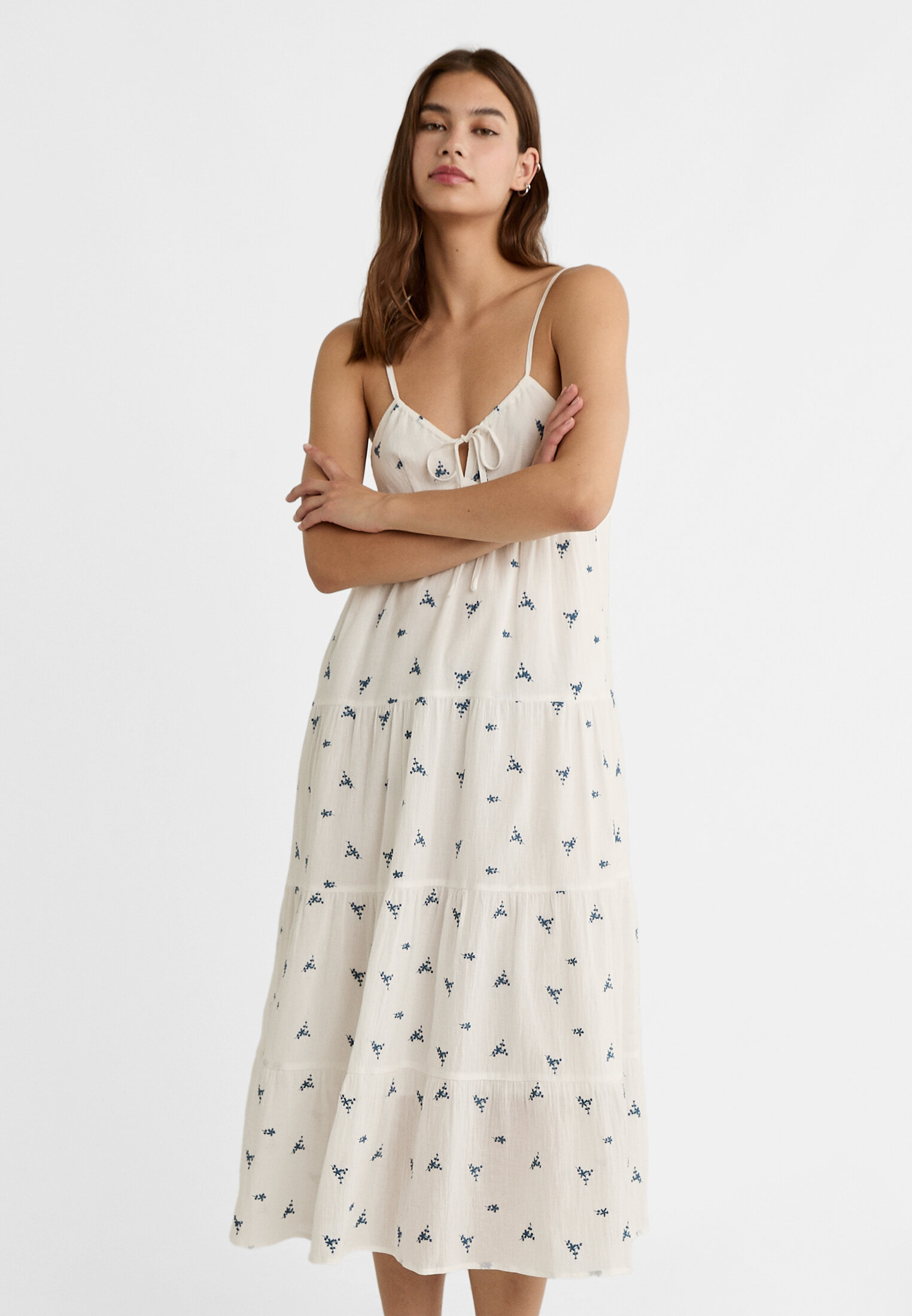 Flowing midi dress with floral embroidery - Women's fashion | Stradivarius  United States