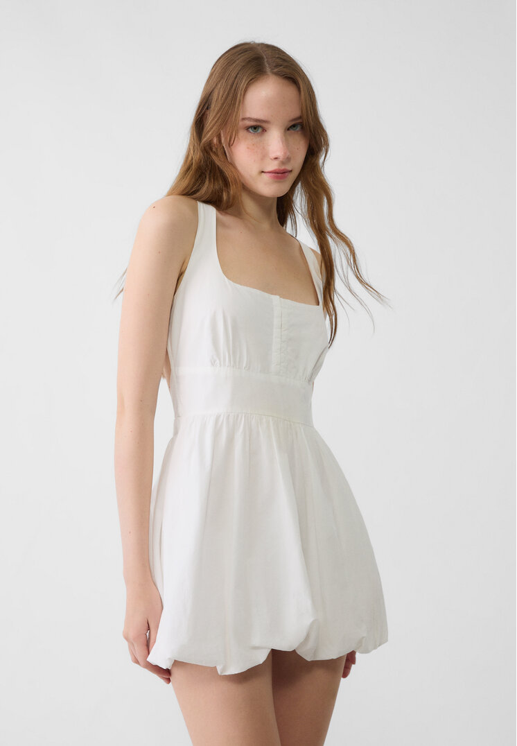 Stradivarius Kurzes fließendes Ballonkleid aus Popelin Weiß XS