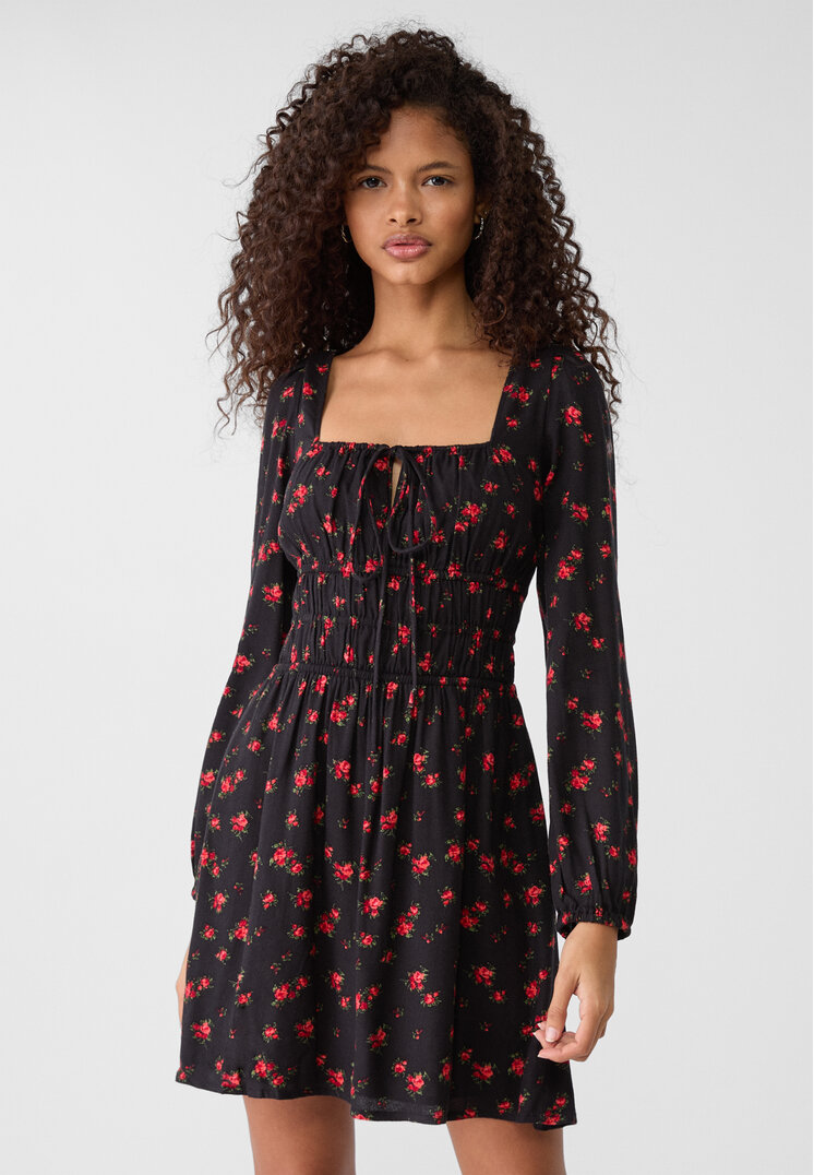 Stradivarius Rochie Scurtă Vaporoasă Cu Imprimeu Floral Grena M