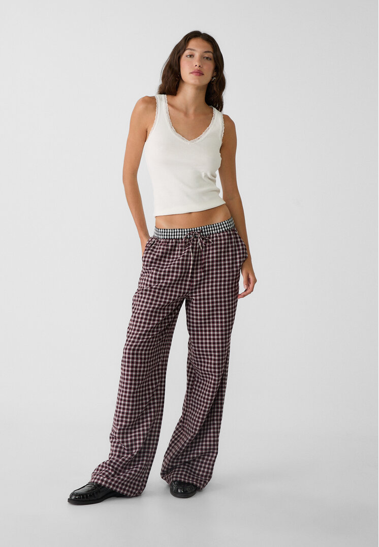 Stradivarius Pantaloni Relaxed Fit Grena M