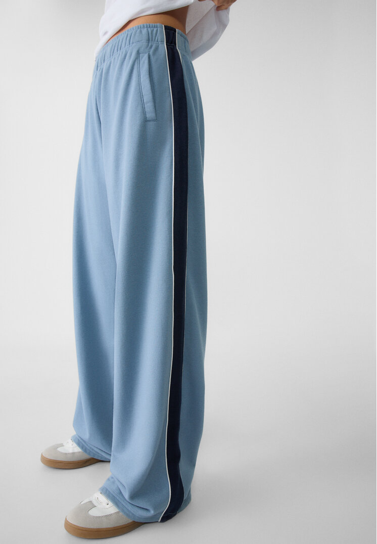 Stradivarius Plush trousers with side stripe  Sky blue XL