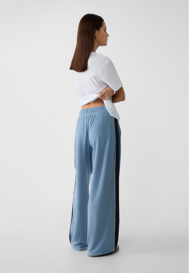 Stradivarius Plush trousers with side stripe  Sky blue XL