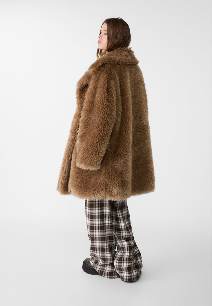 Stradivarius Cappotto lungo pelliccia sintetica  Cammello XL